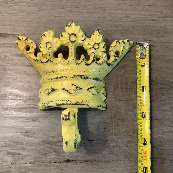 Pair of New Orleans Mardi Gras Spirit Crown & Fleur de Lis Hanging Hooks - Picture 8 of 13